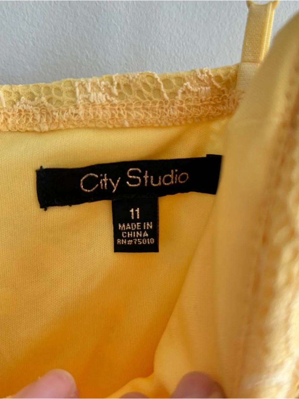 NWT City Studio yellow juniors lace overlay sleeveless tie front dress size 11
